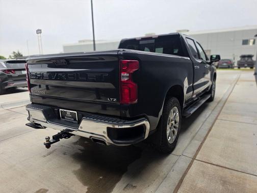 Dark Ash Metallic 2024 Chevrolet Silverado 1500 LTZ