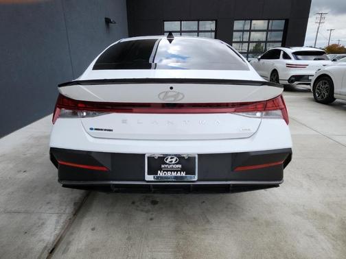 2025 Hyundai ELANTRA HEV SEL Sport