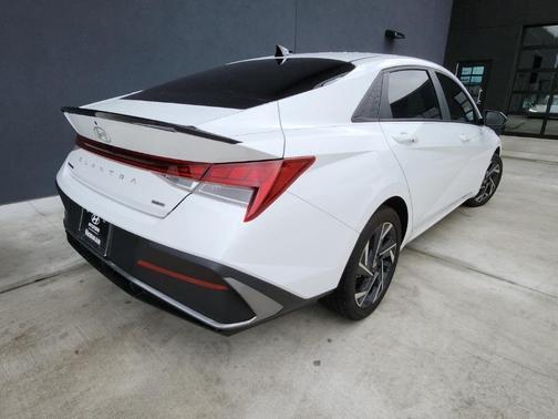 2025 Hyundai ELANTRA HEV SEL Sport