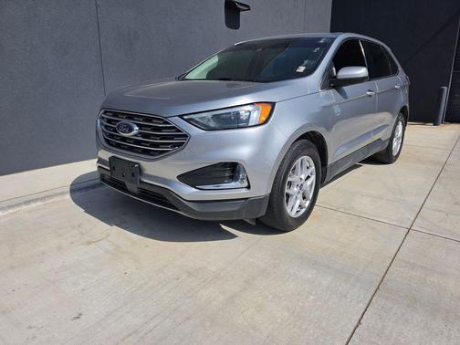 Silver Metallic 2022 Ford Edge SEL