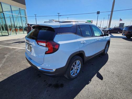 2022 GMC Terrain SLT