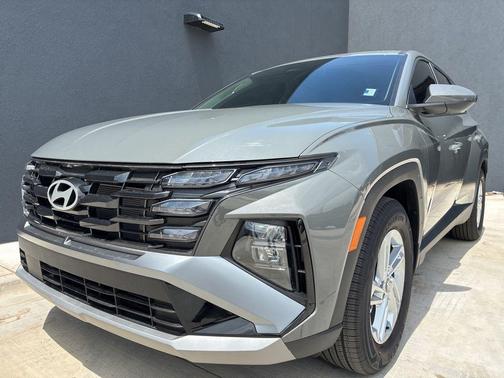Hampton Gray 2026 Hyundai TUCSON SE