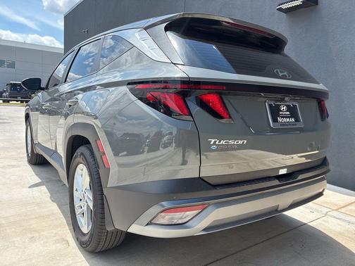Hampton Gray 2026 Hyundai TUCSON SE