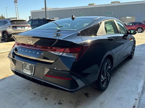 2025 Hyundai ELANTRA Sport