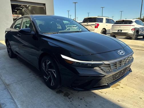 2025 Hyundai ELANTRA Sport