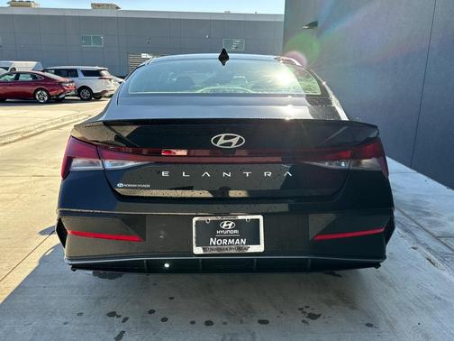 2025 Hyundai ELANTRA Sport