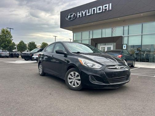 Ultra Black Pearl 2017 Hyundai Accent SE