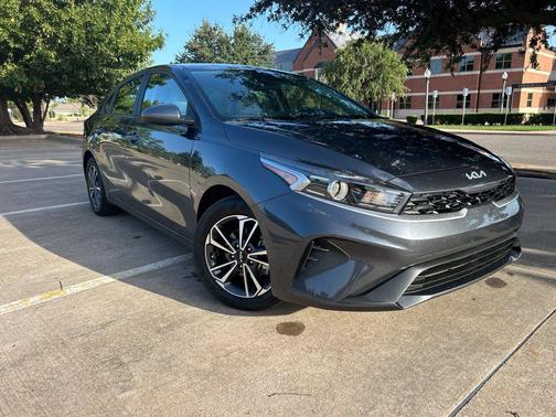 Gravity Gray 2023 Kia Forte LXS