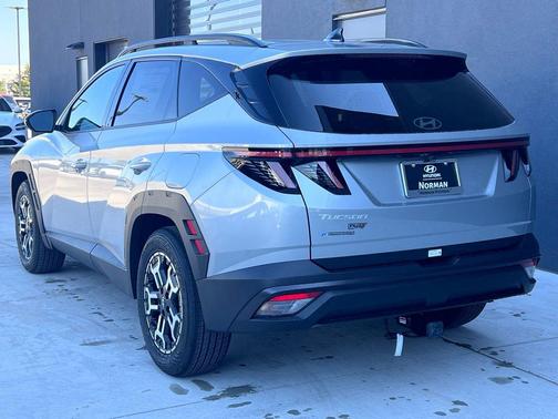 Shimmering Silver 2026 Hyundai TUCSON XRT