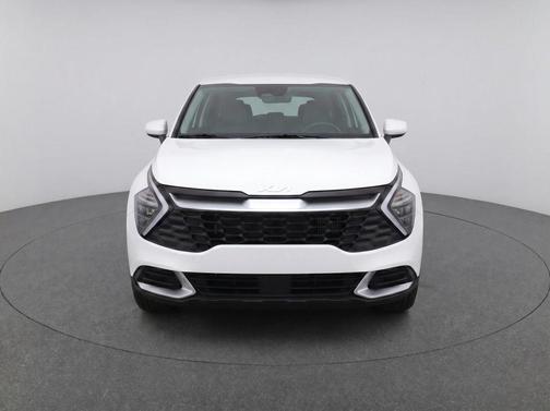 Glacial White Pearl 2025 Kia Sportage LX