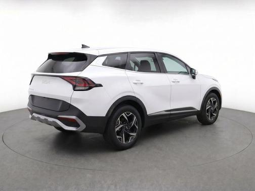 Glacial White Pearl 2025 Kia Sportage LX