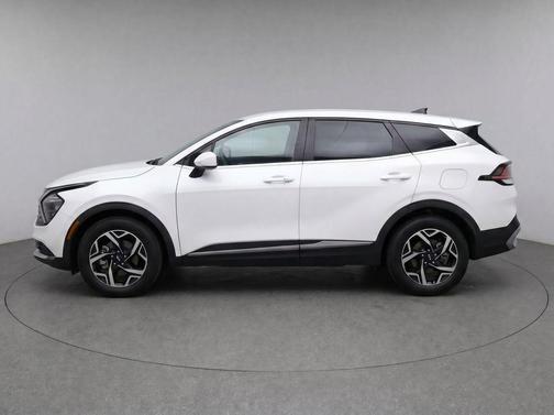 Glacial White Pearl 2025 Kia Sportage LX