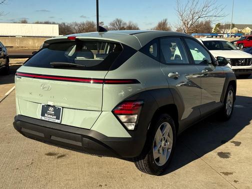 2026 Hyundai KONA SE