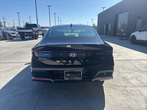 2025 Hyundai SONATA Hybrid Limited