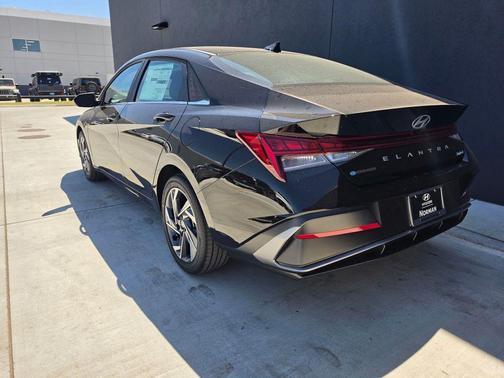 Abyss Black 2026 Hyundai ELANTRA Limited