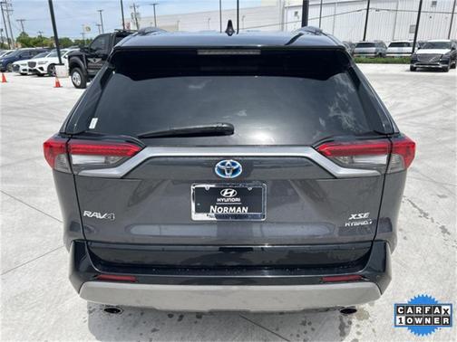 2022 Toyota RAV4 Hybrid SE