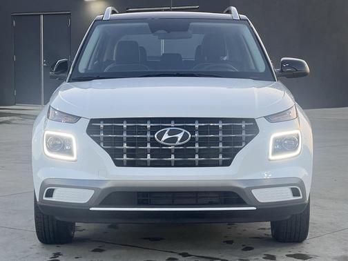 2025 Hyundai VENUE Limited