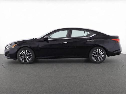 Super Black 2025 Nissan Altima 2.5 SV