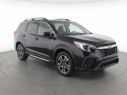 Crystal Black Silica 2023 Subaru Ascent Limited 7-Passenger