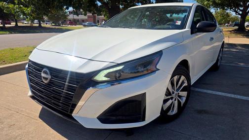 Glacier White 2024 Nissan Altima S FWD