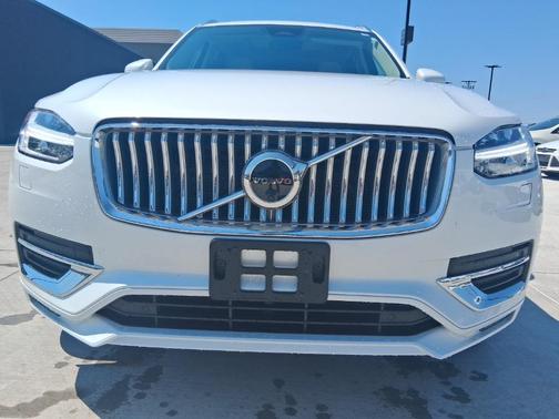 2023 Volvo XC90 B6 Plus 7-Seater