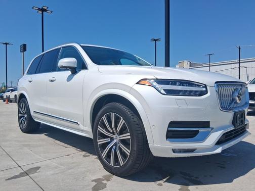 2023 Volvo XC90 B6 Plus 7-Seater