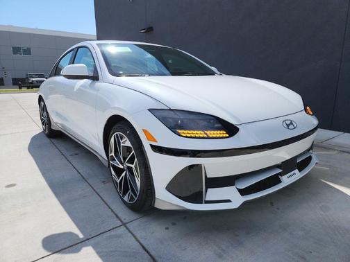 2025 Hyundai IONIQ 6 SEL