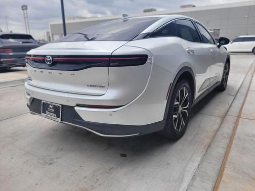 Oxygen White 2023 Toyota Crown Limited