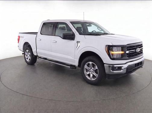 Oxford White 2025 Ford F-150 XLT