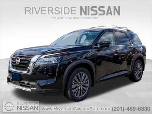 2025 Nissan Pathfinder SL 4WD