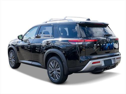 2025 Nissan Pathfinder SL 4WD