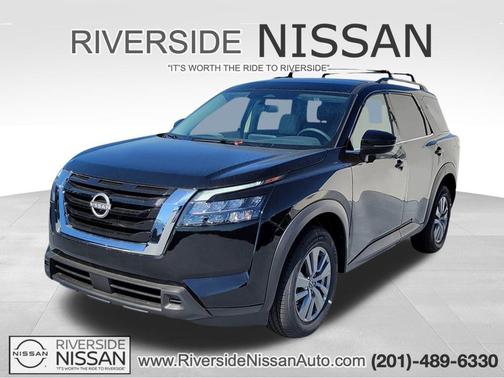 2025 Nissan Pathfinder SV 4WD