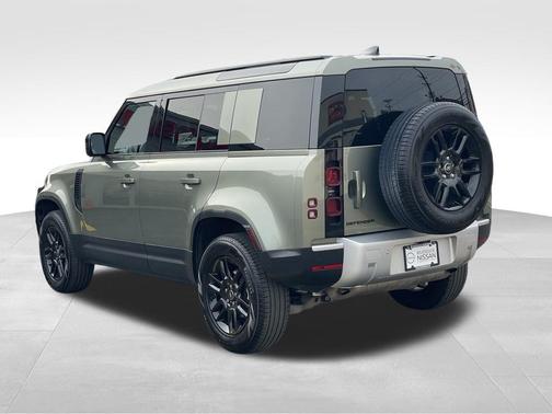2025 Land Rover Defender 110 P300