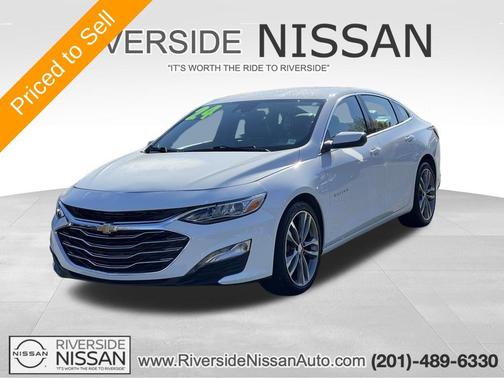 Summit White 2024 Chevrolet Malibu FWD 2LT