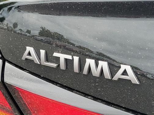 Super Black 2026 Nissan Altima 2.5 SV