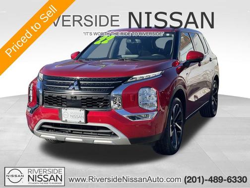 Red Diamond 2022 Mitsubishi Outlander Black Edition S-AWC