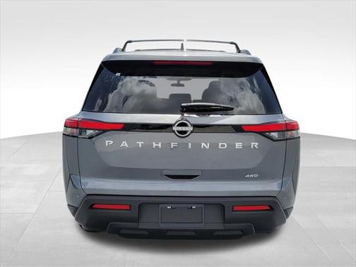 2025 Nissan Pathfinder SV 4WD