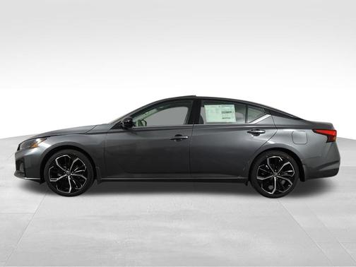 Gun Met 2025 Nissan Altima SR FWD
