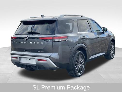2022 Nissan Pathfinder SL 4WD