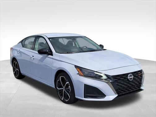 2025 Nissan Altima SR FWD