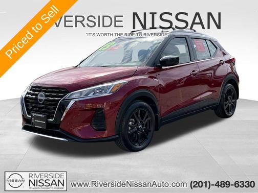 Super Black 2023 Nissan Kicks SV