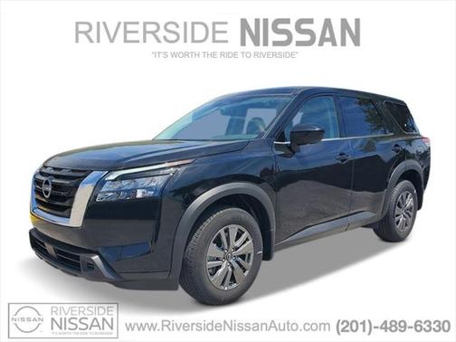 2025 Nissan Pathfinder S 4WD