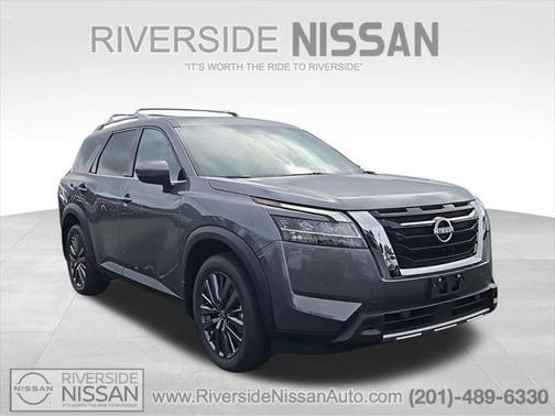 2025 Nissan Pathfinder SL 4WD
