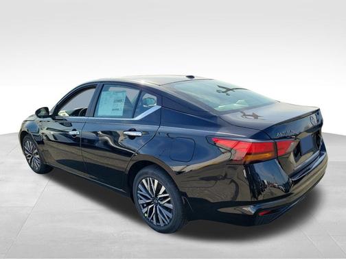Super Black 2026 Nissan Altima 2.5 SV