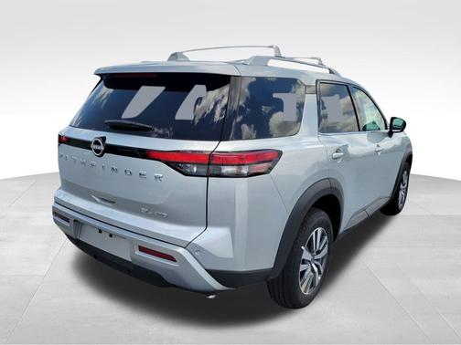 2025 Nissan Pathfinder SL 4WD