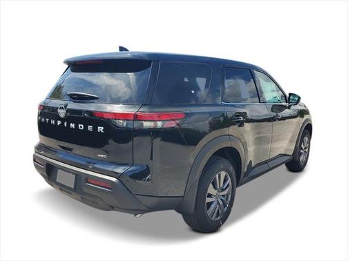 2025 Nissan Pathfinder S