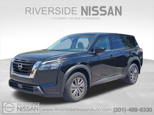 2025 Nissan Pathfinder S