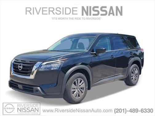 2025 Nissan Pathfinder S