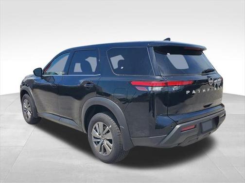 2025 Nissan Pathfinder S