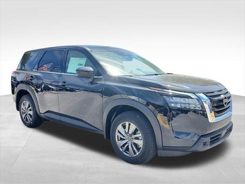 2025 Nissan Pathfinder S